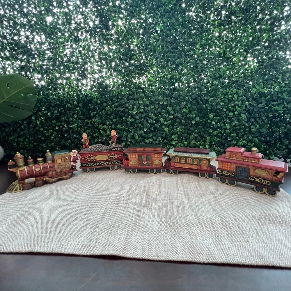 World Bazaars | Holiday | Holiday Santa Express Train Set 5 Of 5 World ...
